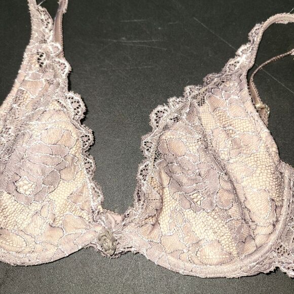 Victoria's Secret Very Sexy Push Up Without Padding Bra 34B - Picture 2 of 8